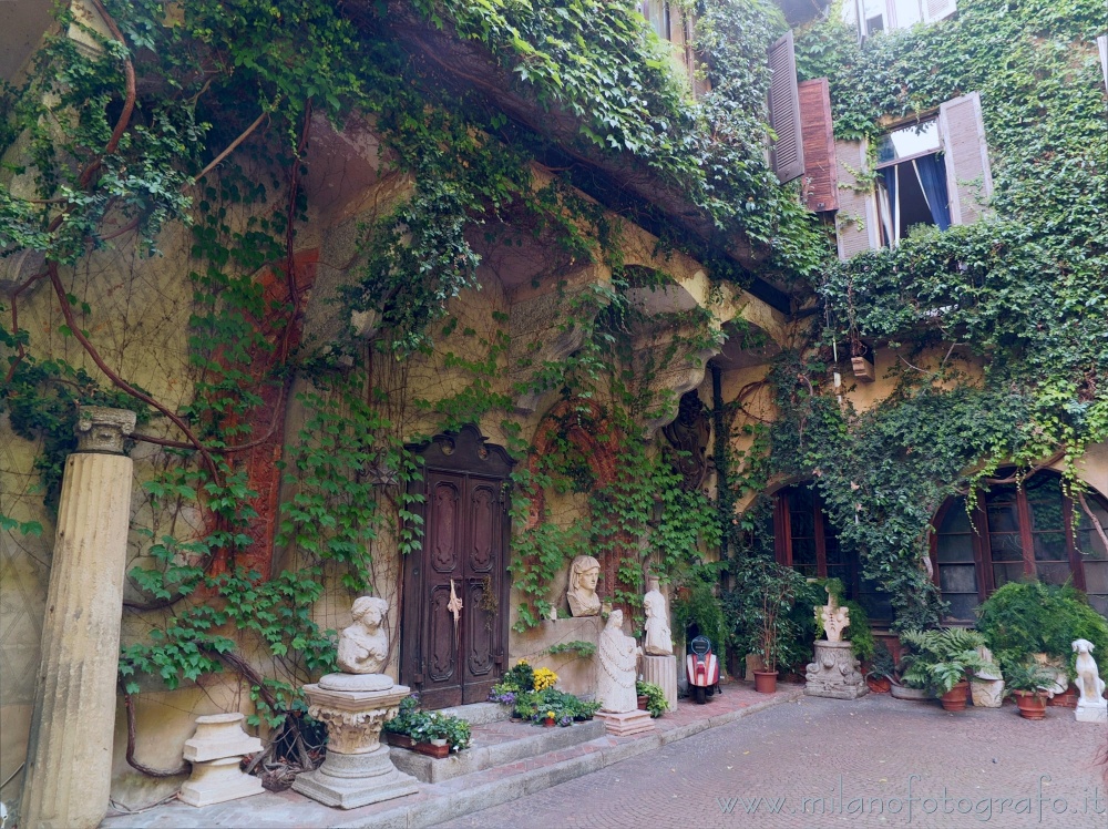 Milano - Cortile occidentale di Casa degli Atellani e Vigna di Leonardo